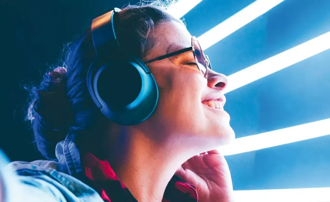 Cómo marcas y anunciantes utilizan la música en sus anuncios publicitarios y cómo es percibida por los consumidores