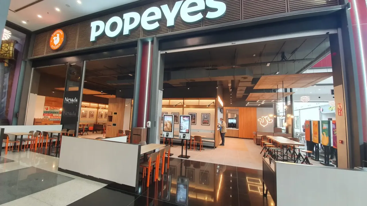 Yvette Altet (Popeyes®): Desde Louisiana con mirada local, «buen rollo» y mejor pollo
