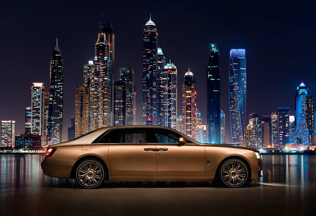 En Dubai todos quieren alquilar un Rolls-Royce: es la marca de coches de lujo más glamurosa