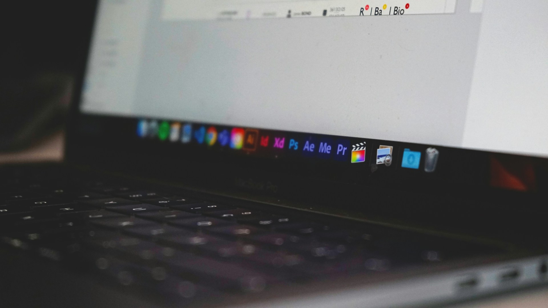 Adobe compra semrush 2026